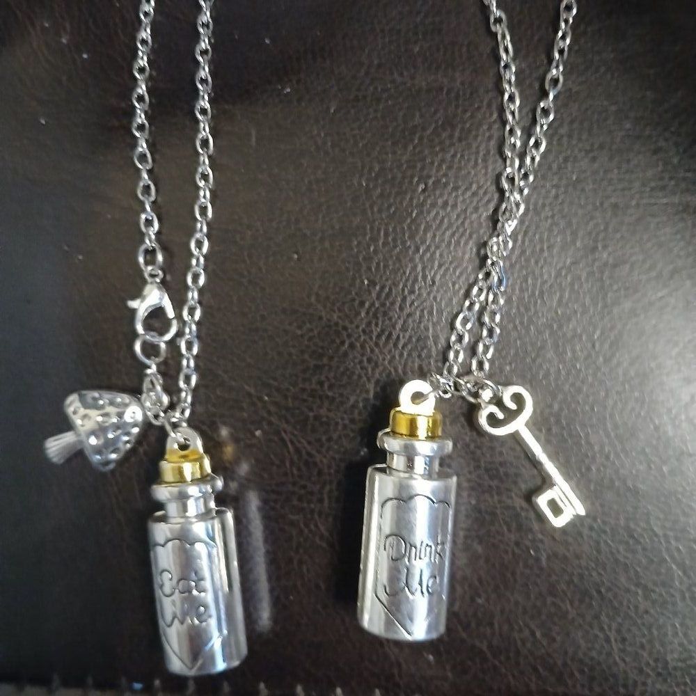 2 Disney Alice In Wonderland "DRINK ME" & "EAT ME" Charm Key Necklaces - Picture 4 of 9